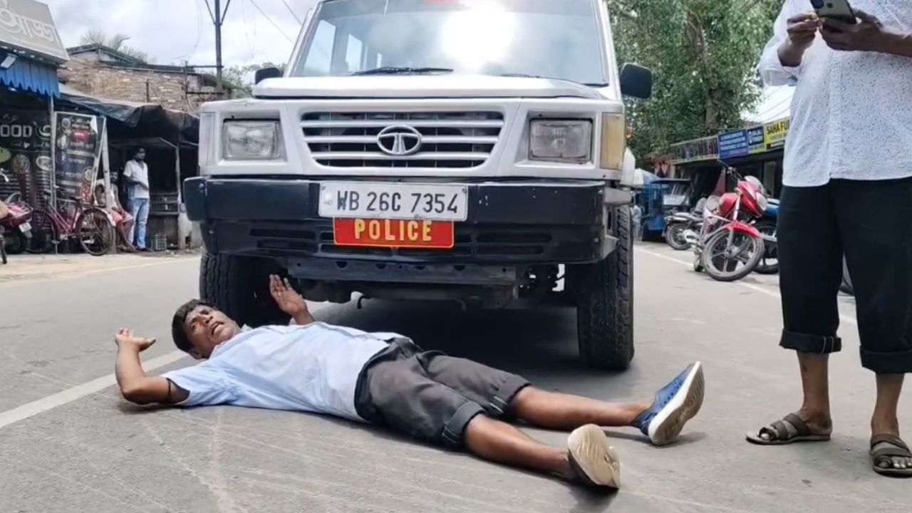 जलजमाव से परेशान लोगों ने जीटी रोड जाम कर किया विरोध प्रदर्शन जलजमाव से परेशान लोगों ने जीटी रोड जाम कर किया विरोध प्रदर्शन