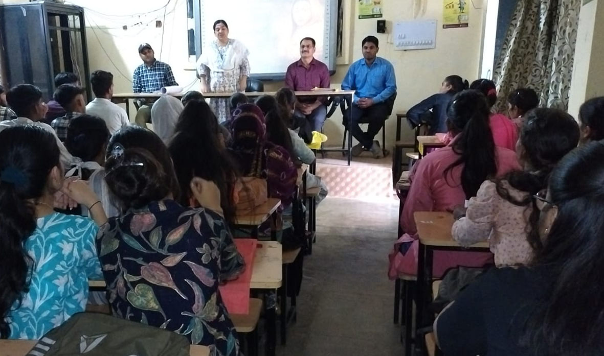 चित्रों में दिखा चित्रों में दिखा