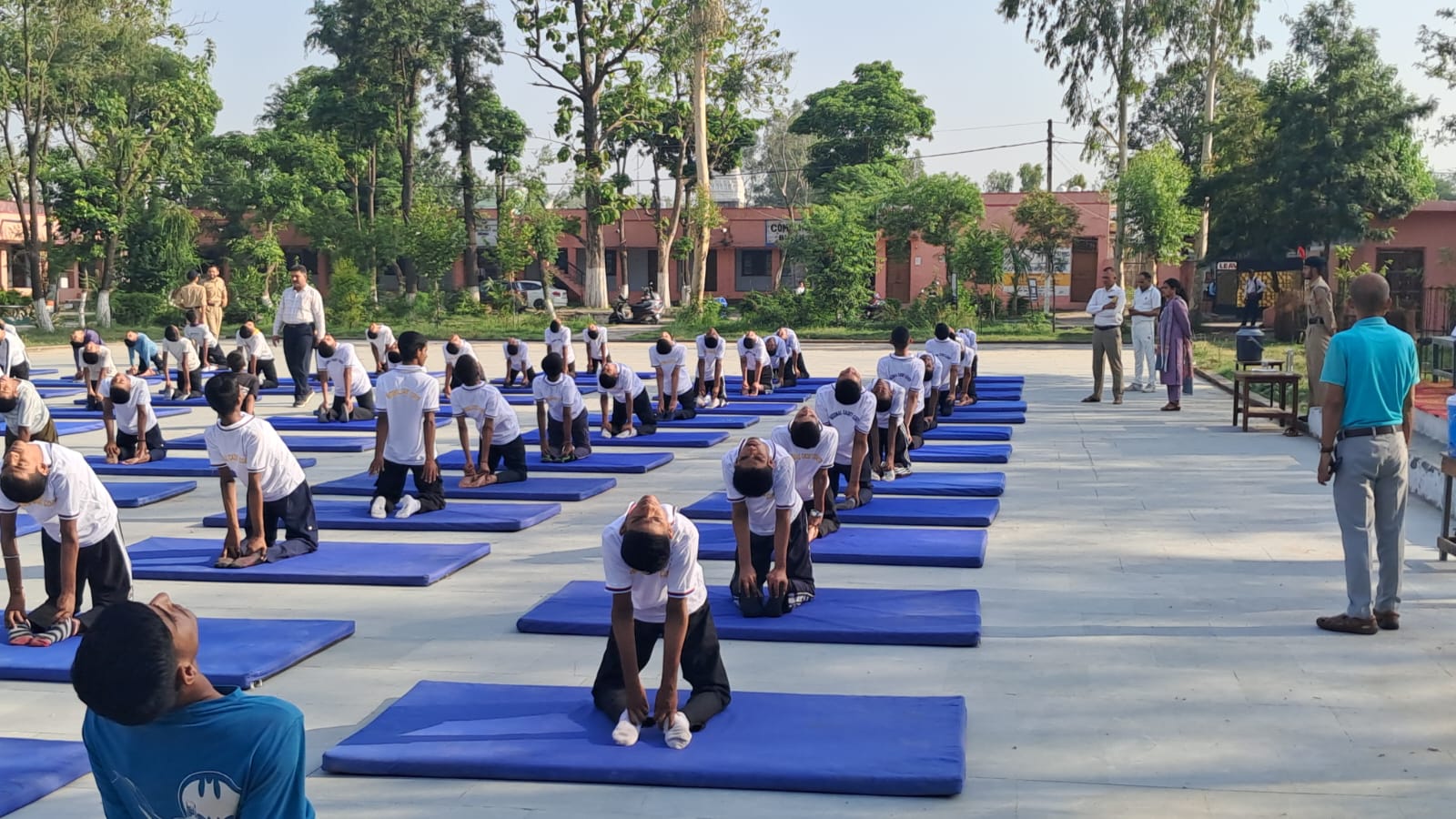 Urged to include yoga in daily life Urged to include yoga in daily life