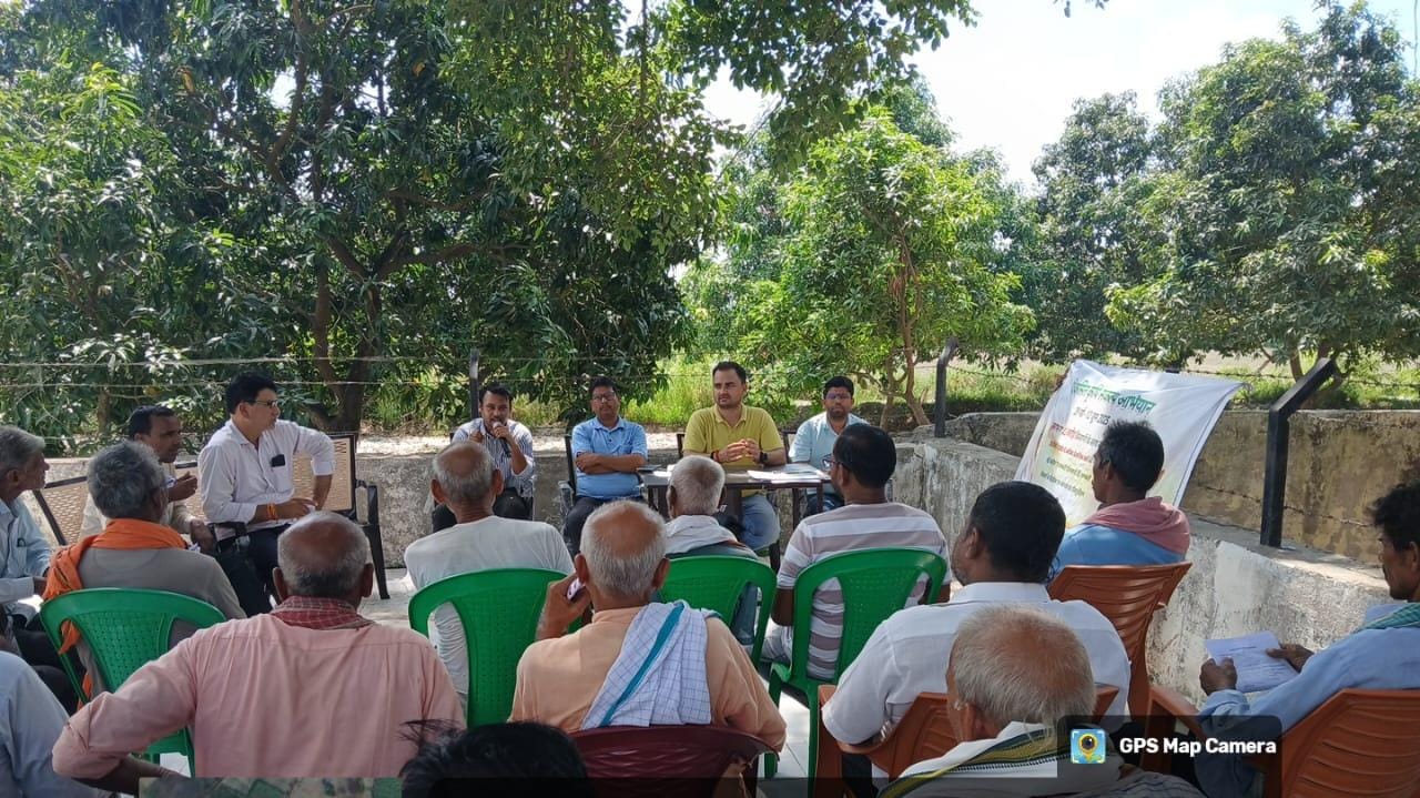 विकसित कृषि संकल्प योजना की जानकारी केविके परसौनी की टीम विकसित कृषि संकल्प योजना की जानकारी केविके परसौनी की टीम