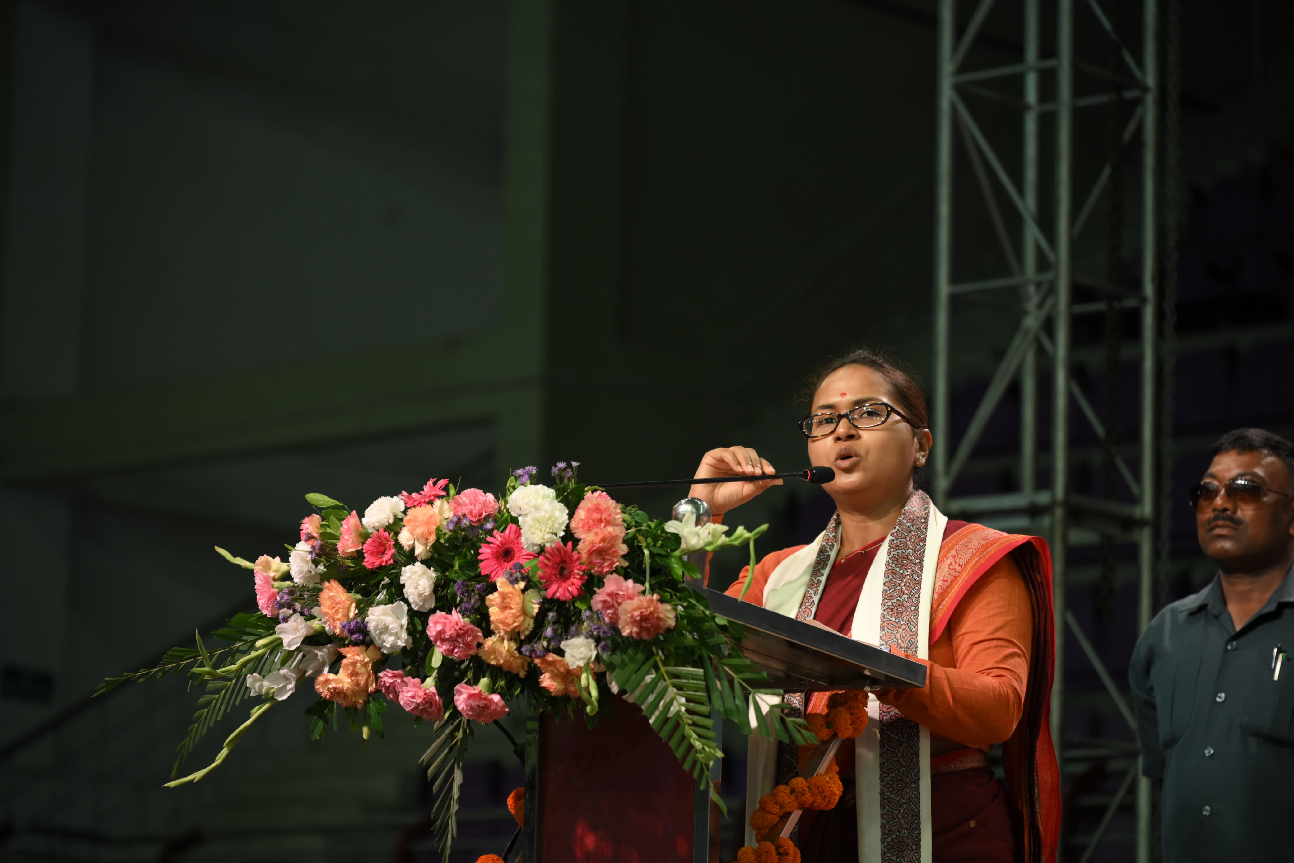 कृषि मंत्री कार्यक्रम को संबोधित करते हुए कृषि मंत्री कार्यक्रम को संबोधित करते हुए