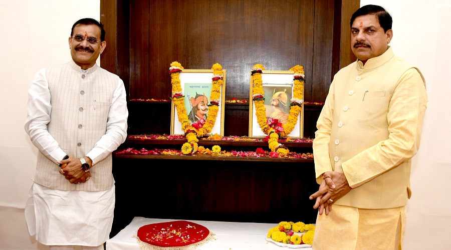मुख्यमंत्री डॉ. मोहन यादव और सांसद खजुराहो वी .डी. शर्मा ने महाराणा प्रताप और महाराजा छत्रसाल की जयंती पर किया नमन मुख्यमंत्री डॉ. मोहन यादव और सांसद खजुराहो वी .डी. शर्मा ने महाराणा प्रताप और महाराजा छत्रसाल की जयंती पर किया नमन