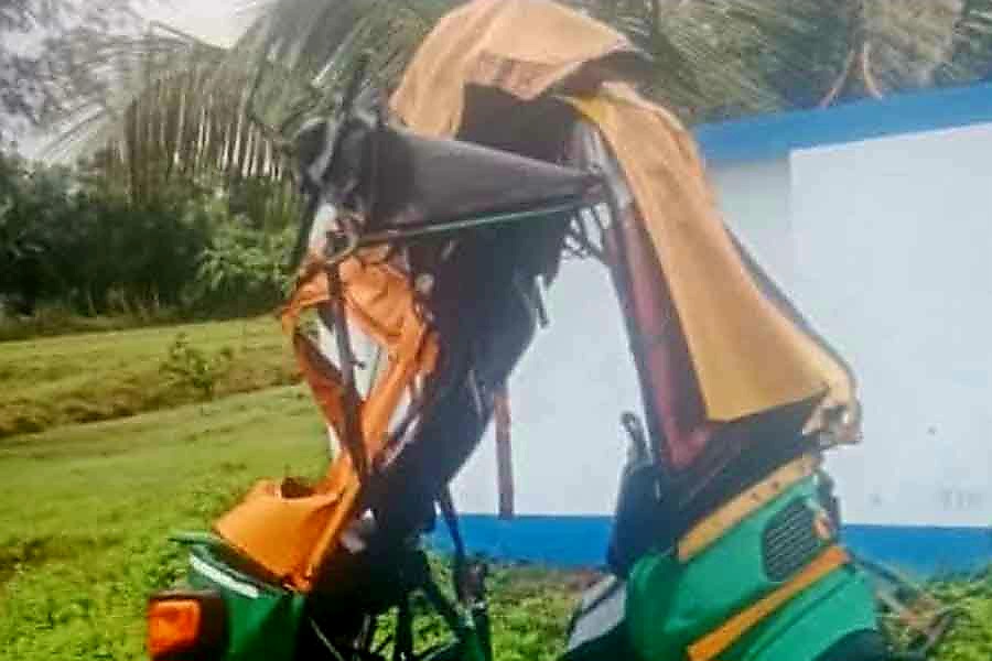 सड़क हादसे में पांच की मौत सड़क हादसे में पांच की मौत
