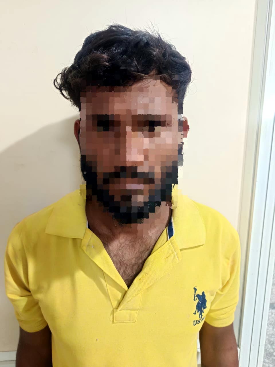 गिरफ्तार किया गया आरोपित गिरफ्तार किया गया आरोपित