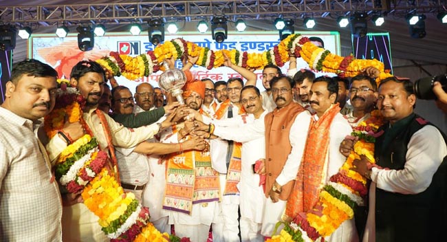 स्वागत करते