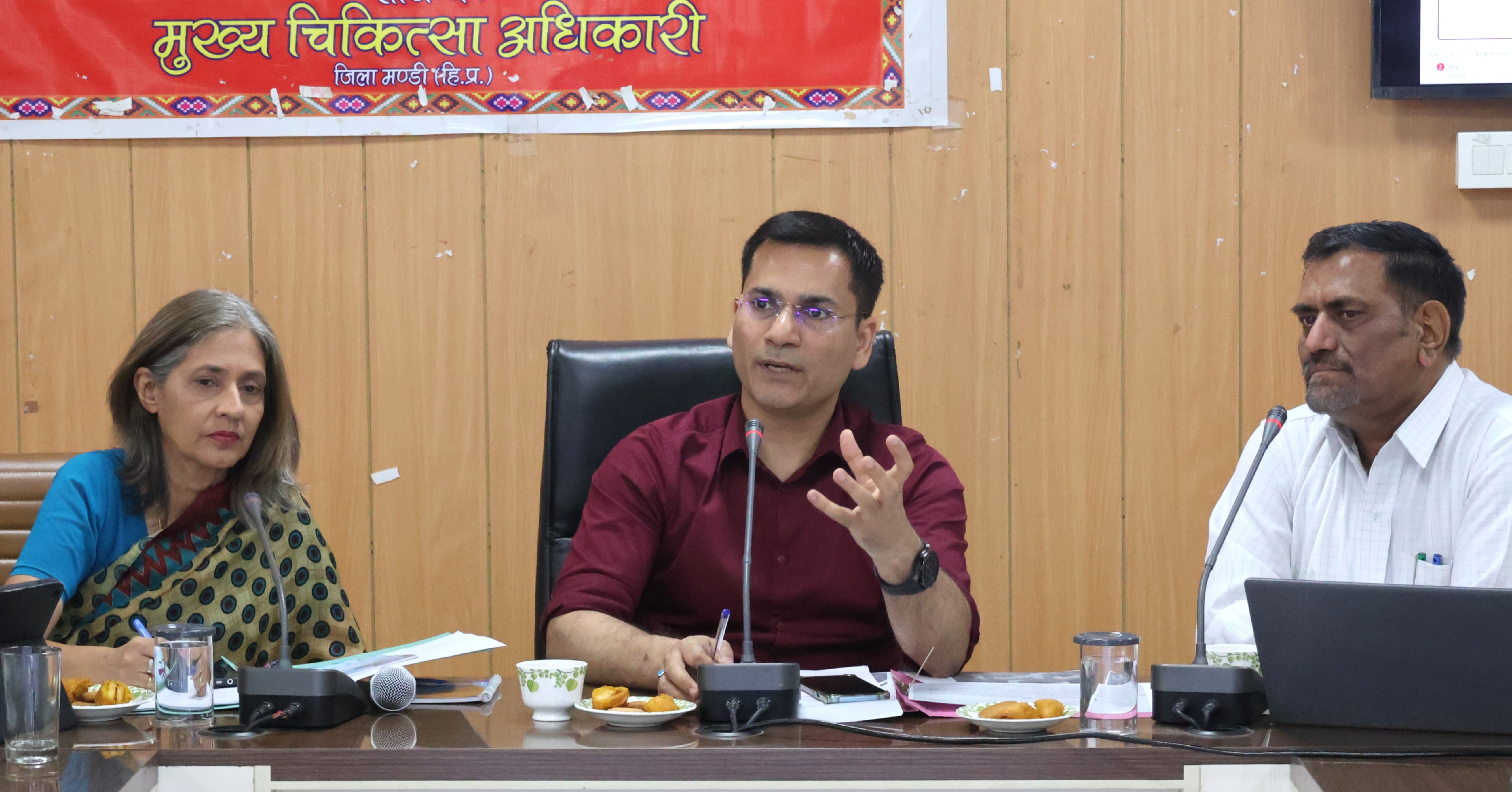 बैठक की अध्यक्षता करते हुए एडीसी रोहित राठौर। बैठक की अध्यक्षता करते हुए एडीसी रोहित राठौर।