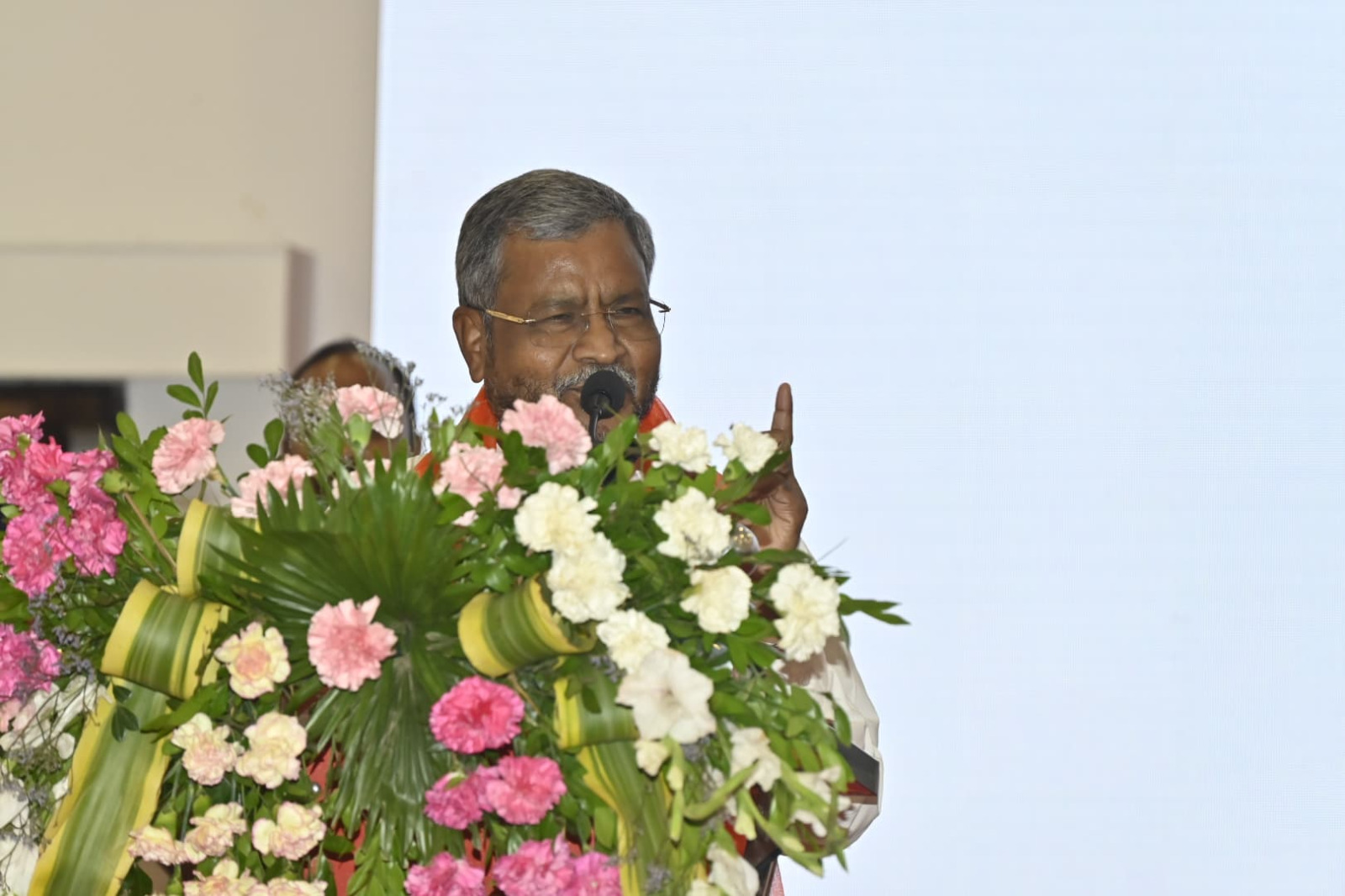 भाजपा प्रदेश अध्यक्ष कार्यक्रम को संबोधित करते हुए भाजपा प्रदेश अध्यक्ष कार्यक्रम को संबोधित करते हुए