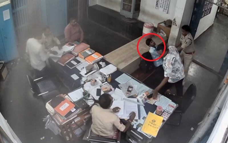 मौदहापारा थाने में आत्महत्या का प्रयास करता युवक मौदहापारा थाने में आत्महत्या का प्रयास करता युवक