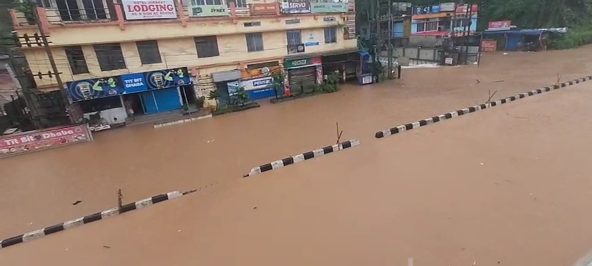दूसरे दिन भी जल जमाव की वजह से राष्ट्रीय समाज 27 और 6 ठप