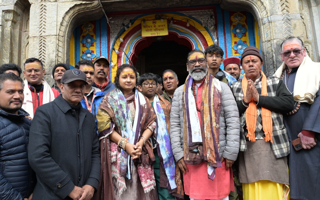 मुख्यमंत्री और उनकी पत्नी सहित अन्य मुख्यमंत्री और उनकी पत्नी सहित अन्य