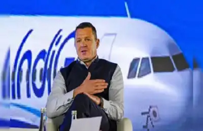 प्रेस कांफ्रेस को संबोधित करते इंडिगो के सीईओ पीटर एल्बर्स प्रेस कांफ्रेस को संबोधित करते इंडिगो के सीईओ पीटर एल्बर्स