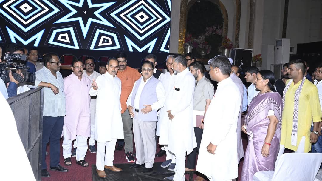 भाजपा प्रदेश प्रभारी डॉ अग्रवाल और प्रदेश अध्यक्ष राठौड़ ने कार्यक्रम स्थल का किया निरीक्षण भाजपा प्रदेश प्रभारी डॉ अग्रवाल और प्रदेश अध्यक्ष राठौड़ ने कार्यक्रम स्थल का किया निरीक्षण