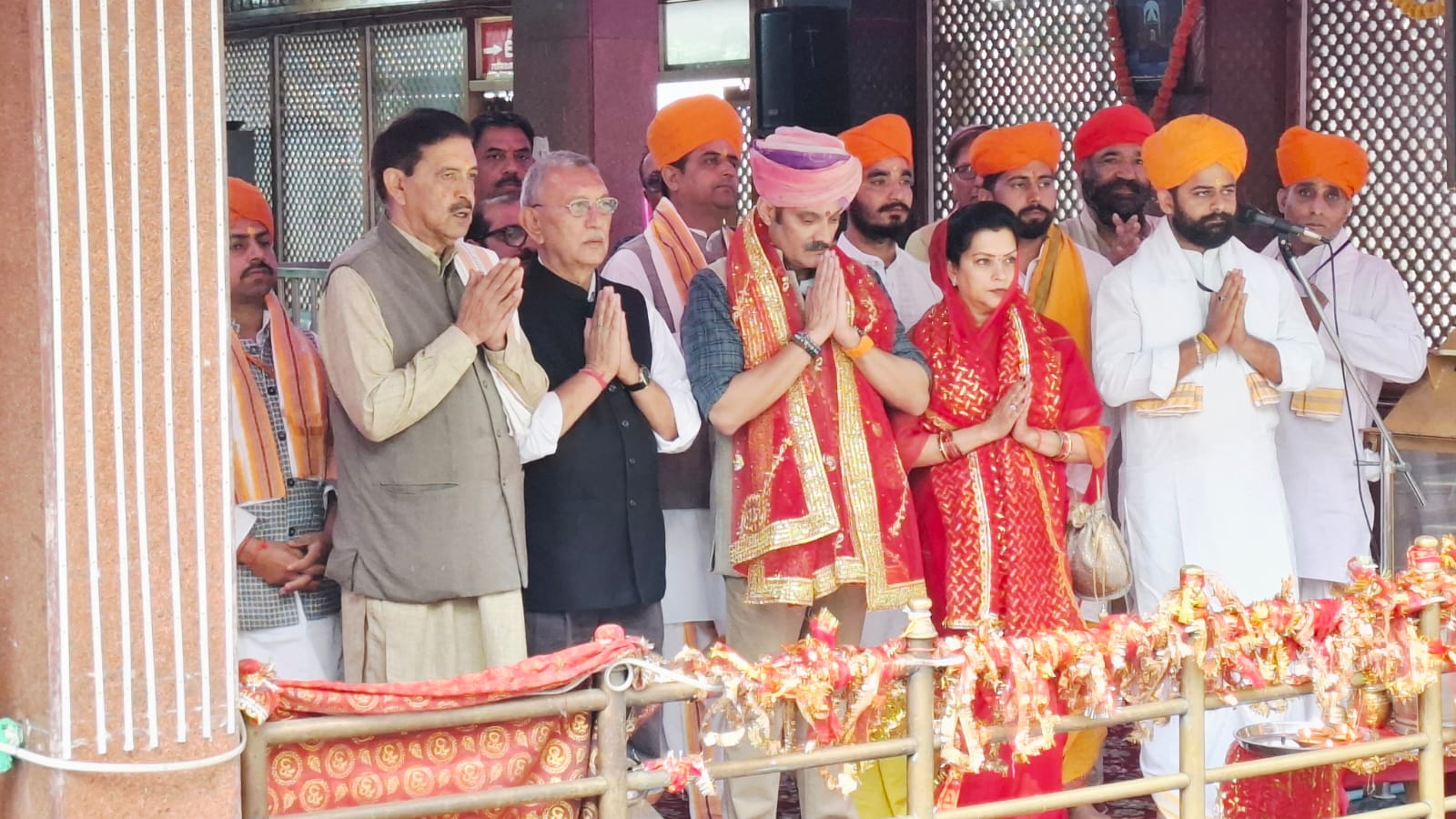 विक्रमादित्य सिंह ने माता खीर भवानी मंदिर में वार्षिक मेले की व्यवस्थाओं की समीक्षा की विक्रमादित्य सिंह ने माता खीर भवानी मंदिर में वार्षिक मेले की व्यवस्थाओं की समीक्षा की