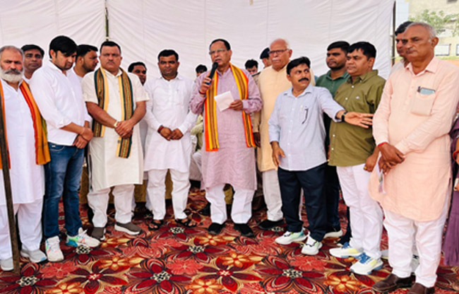 सोनीपत: गोहाना में आयोजित कार्यक्रम में बोलते हुए भाजपा अध्यक्ष मोहन लाल बडौली सोनीपत: गोहाना में आयोजित कार्यक्रम में बोलते हुए भाजपा अध्यक्ष मोहन लाल बडौली