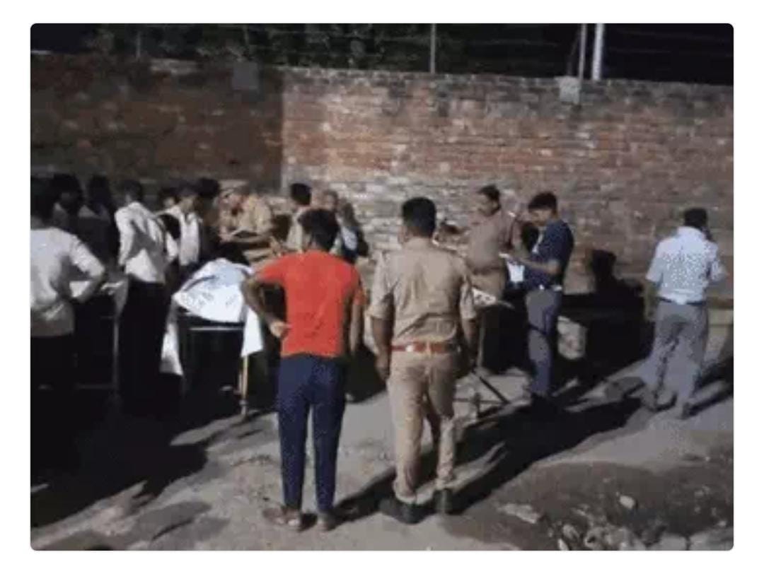 कार पलटने से छः लोगों की मौत, सात घायल कार पलटने से छः लोगों की मौत, सात घायल