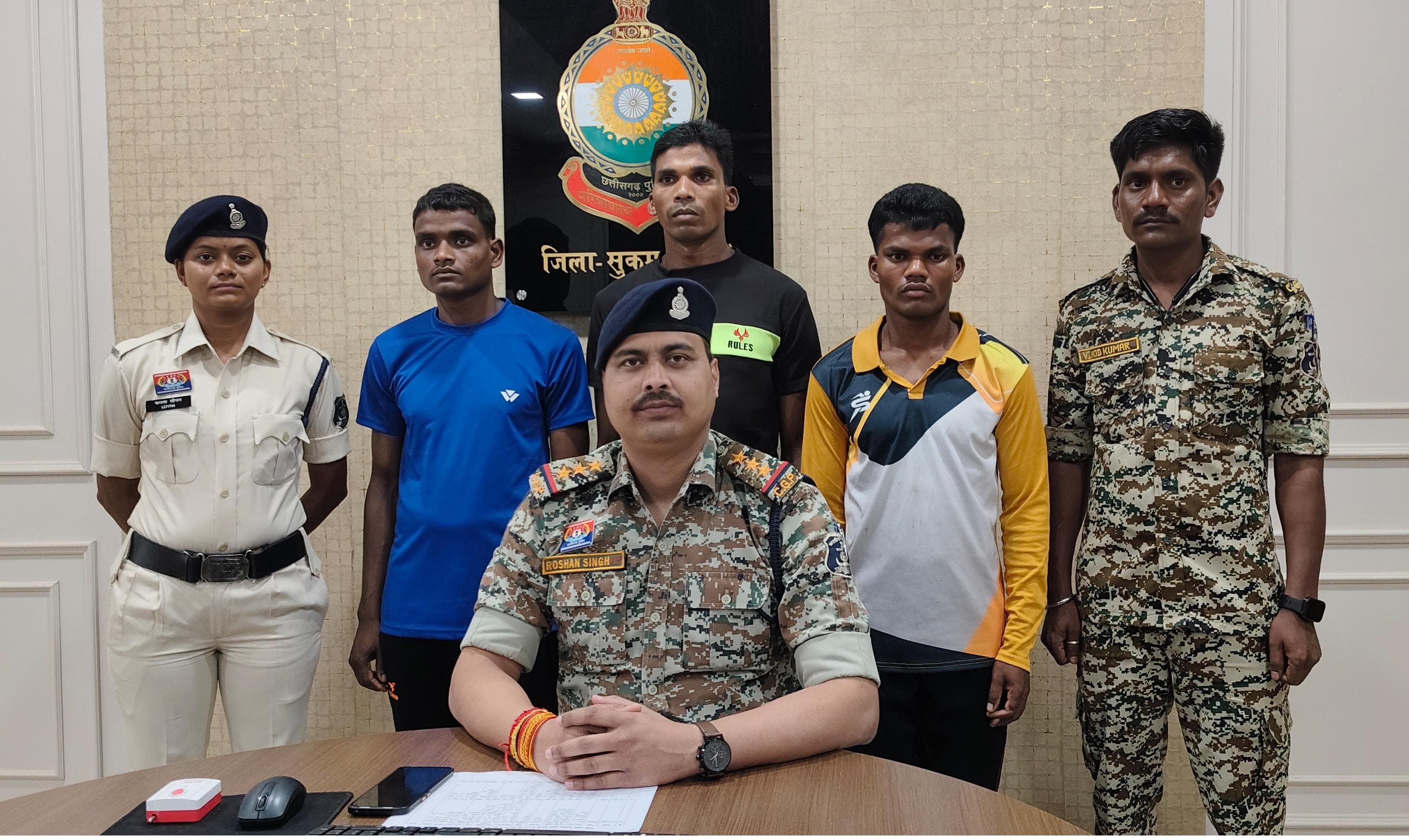 सुकमा: 21 लाख रूपये के तीन ईनाम हार्डकोर नक्सलियों को पुलिस ने किया गिरफ्तार सुकमा: 21 लाख रूपये के तीन ईनाम हार्डकोर नक्सलियों को पुलिस ने किया गिरफ्तार