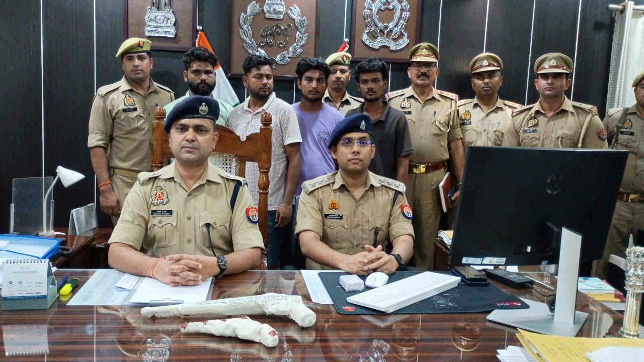 घटना का खुलासा करते एसपी सिटी व सीओ प्रथम घटना का खुलासा करते एसपी सिटी व सीओ प्रथम