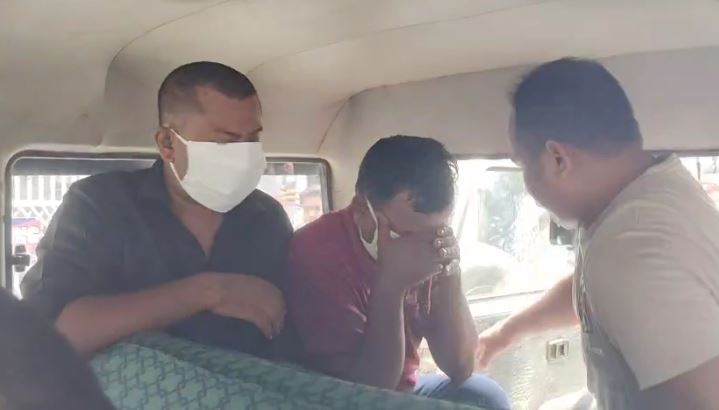फर्जी आधार कार्ड बनाने वाले गैंग का दो सदस्य गिरफ्तार फर्जी आधार कार्ड बनाने वाले गैंग का दो सदस्य गिरफ्तार