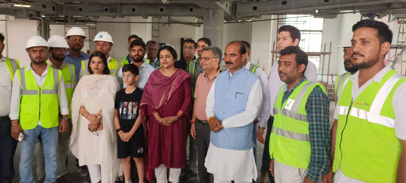 केंद्रीय मंत्री रोप वे स्टेशन पर केंद्रीय मंत्री रोप वे स्टेशन पर