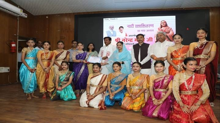 देवी अहिल्याबाई की 300वी जयंती पर हुआ महिला सशक्तिकरण सम्मेलन देवी अहिल्याबाई की 300वी जयंती पर हुआ महिला सशक्तिकरण सम्मेलन