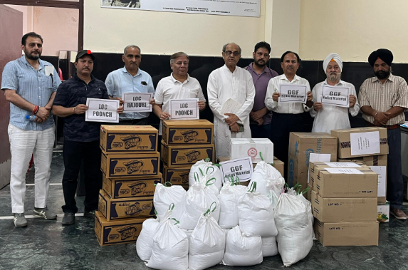 गांधी ग्लोबल फैमिली ने एलओसी प्रभावित परिवारों के लिए तीसरी राहत सामग्री भेजी गांधी ग्लोबल फैमिली ने एलओसी प्रभावित परिवारों के लिए तीसरी राहत सामग्री भेजी