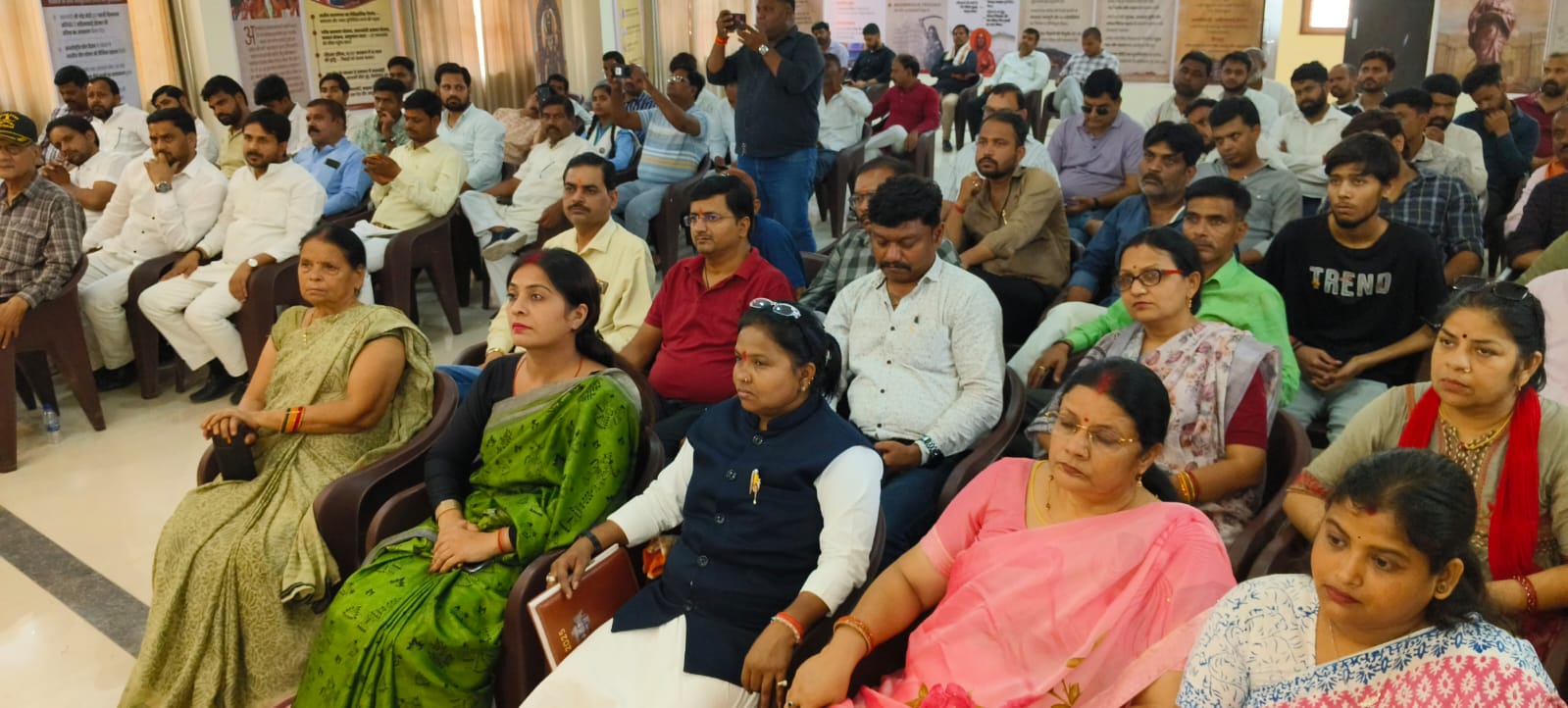 अहिल्याबाई का शौर्यपूर्ण जीवन सभी देशवासियों के लिए प्रेरणा का श्रोत है: शंकर लाल लोधी अहिल्याबाई का शौर्यपूर्ण जीवन सभी देशवासियों के लिए प्रेरणा का श्रोत है: शंकर लाल लोधी