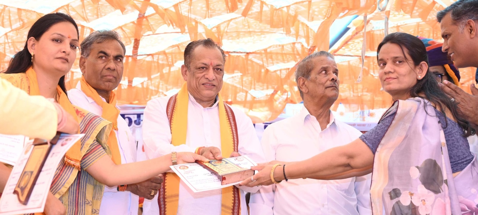 समाज की प्रतिभाओं का सम्मान समाज की प्रतिभाओं का सम्मान