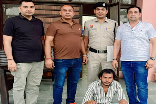 सोनीपत: अवैध हथियार तस्करी से जुड़ी घटना में शामिल गिरफ्तार आरोपी। सोनीपत: अवैध हथियार तस्करी से जुड़ी घटना में शामिल गिरफ्तार आरोपी।