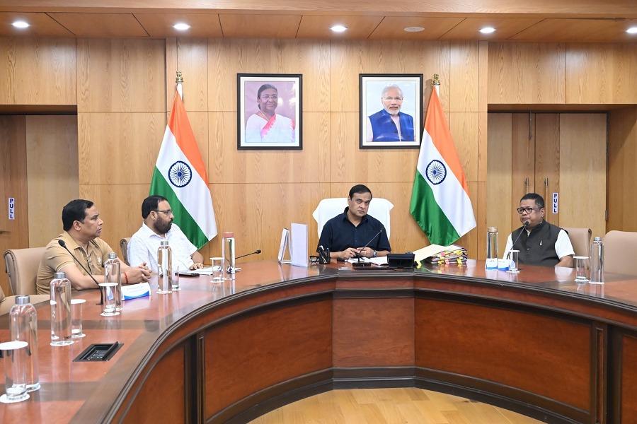 मुख्यमंत्री डॉ हिमंत बिस्व सरमा की अध्यक्षता में कैबिनेट उप-समिति की बैठक की तस्वीर। मुख्यमंत्री डॉ हिमंत बिस्व सरमा की अध्यक्षता में कैबिनेट उप-समिति की बैठक की तस्वीर।