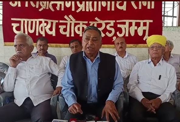 जम्मू में मनाया गया विश्व ब्राह्मण दिवस, आचार्य चाणक्य को अर्पित की गई श्रद्धांजलि जम्मू में मनाया गया विश्व ब्राह्मण दिवस, आचार्य चाणक्य को अर्पित की गई श्रद्धांजलि