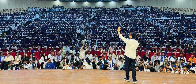 आजाद समाज पार्टी के अध्यक्ष एवं सांसद चन्द्रशेखर आजाद आजाद समाज पार्टी के अध्यक्ष एवं सांसद चन्द्रशेखर आजाद
