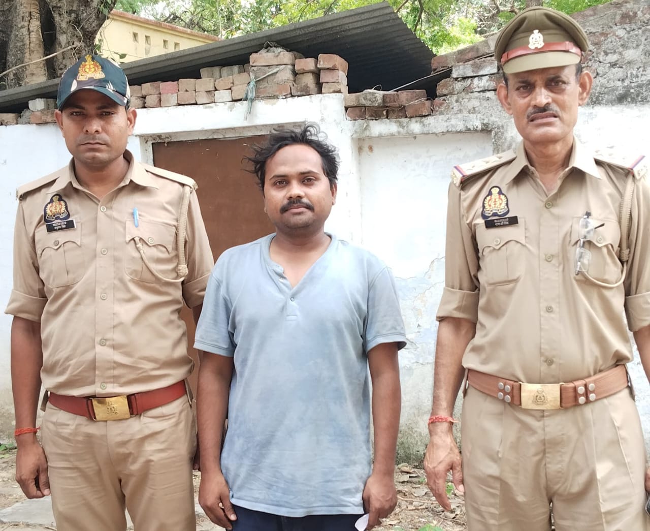 पीएम पर अभद्र टिप्पणी करने का आरोपी गिरफ्तार पीएम पर अभद्र टिप्पणी करने का आरोपी गिरफ्तार