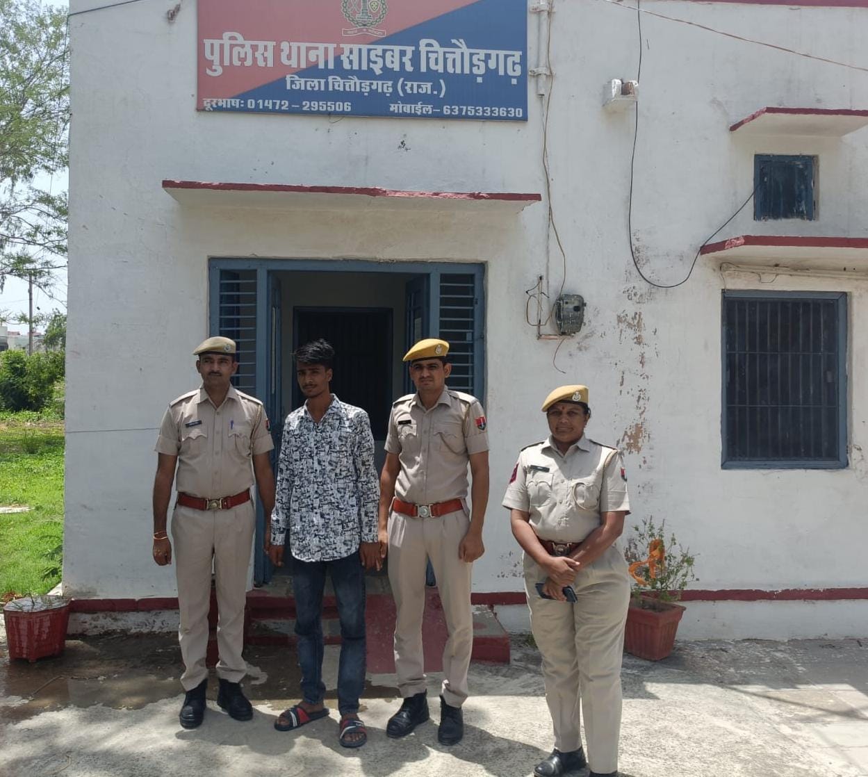चित्तौड़गढ़ की साइबर थाना पुलिस ने ठगी के मामले में आरोपित को गिरफ्तार किया। चित्तौड़गढ़ की साइबर थाना पुलिस ने ठगी के मामले में आरोपित को गिरफ्तार किया।