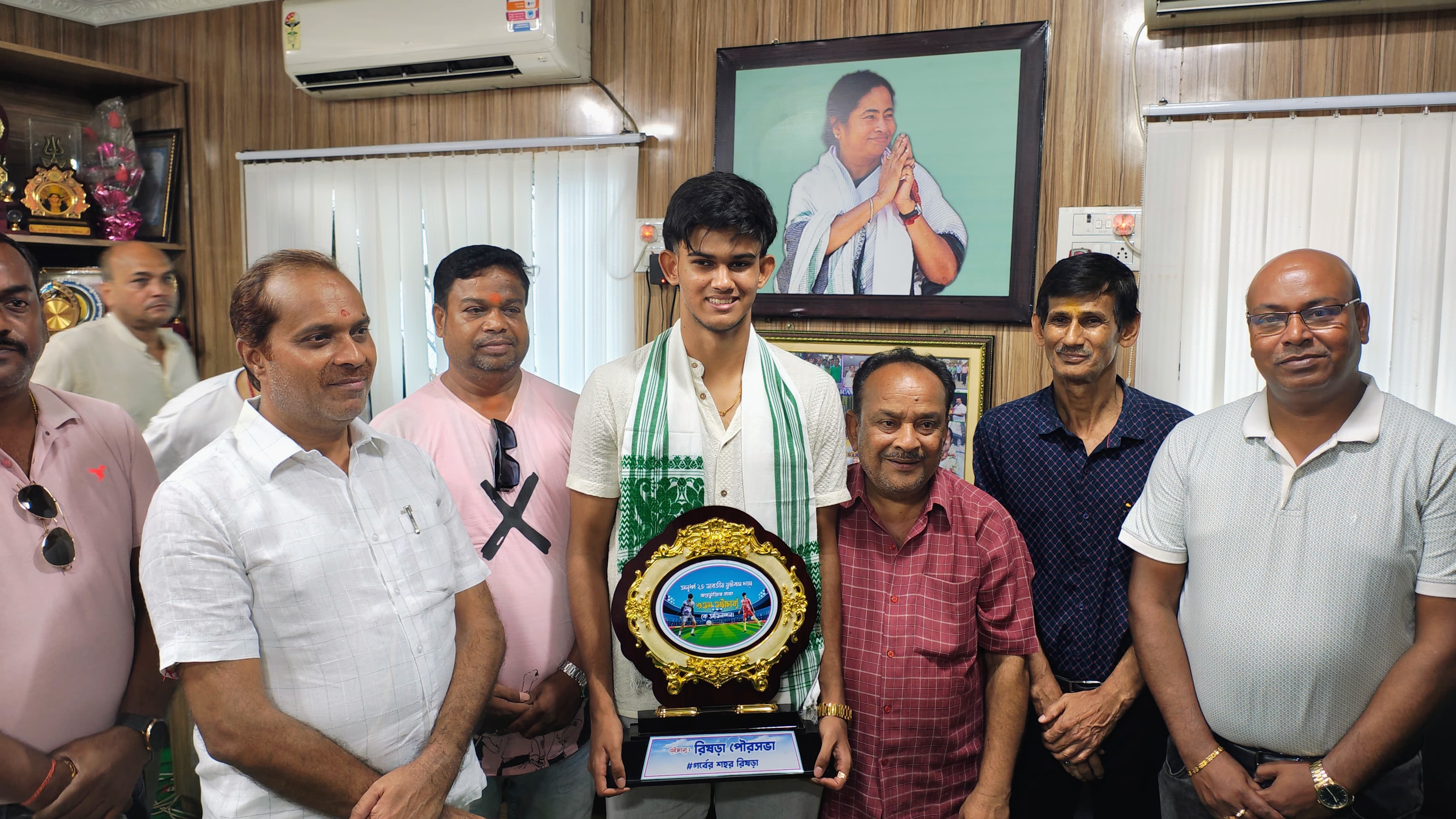 शुभम पर हमें गर्व: रिषड़ा चेयरमैन शुभम पर हमें गर्व: रिषड़ा चेयरमैन