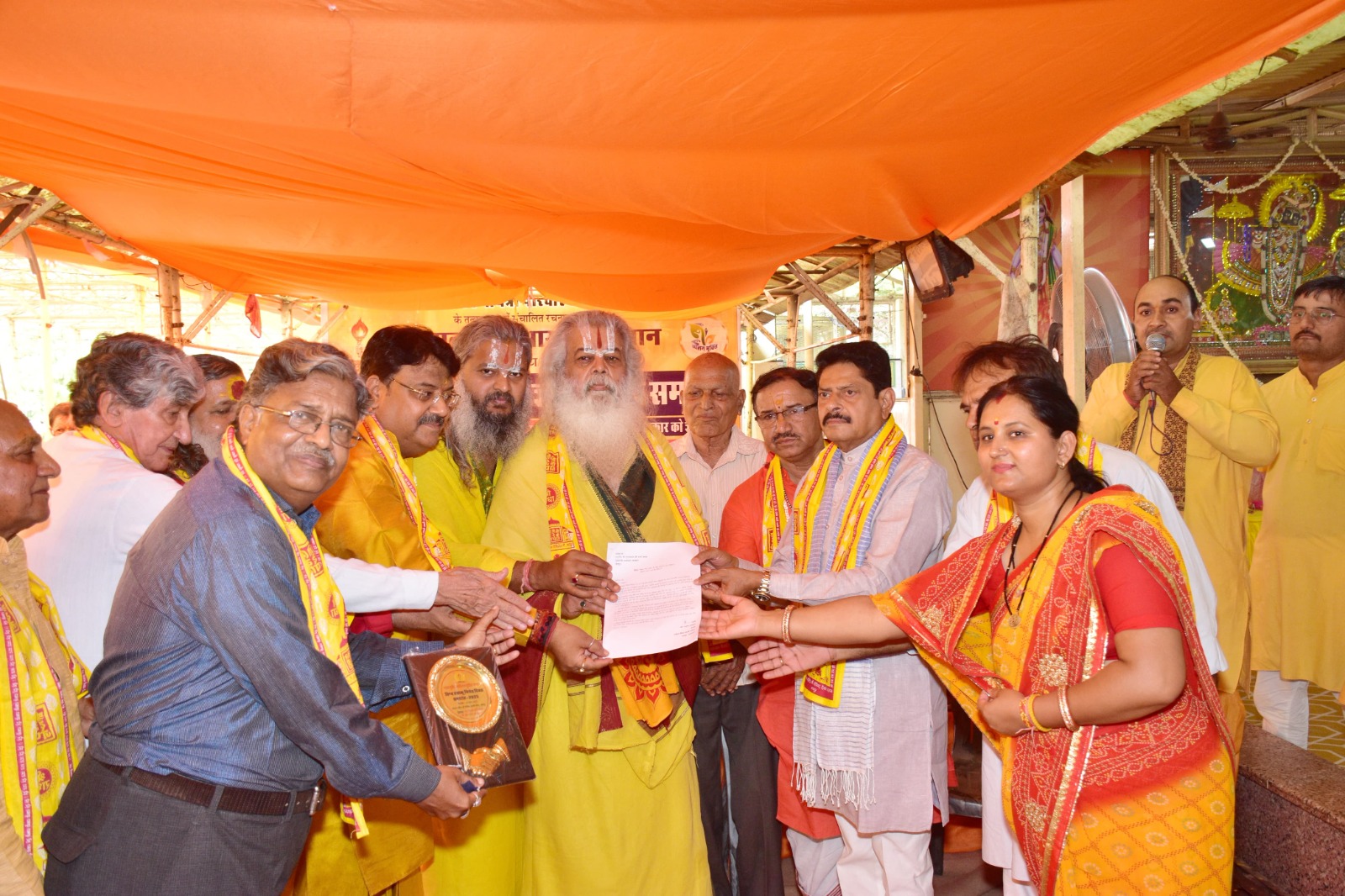 देवालयों से अब नशा मुक्ति का संदेश : जयपुर में चला व्यसन मुक्त संकल्प अभियान देवालयों से अब नशा मुक्ति का संदेश : जयपुर में चला व्यसन मुक्त संकल्प अभियान