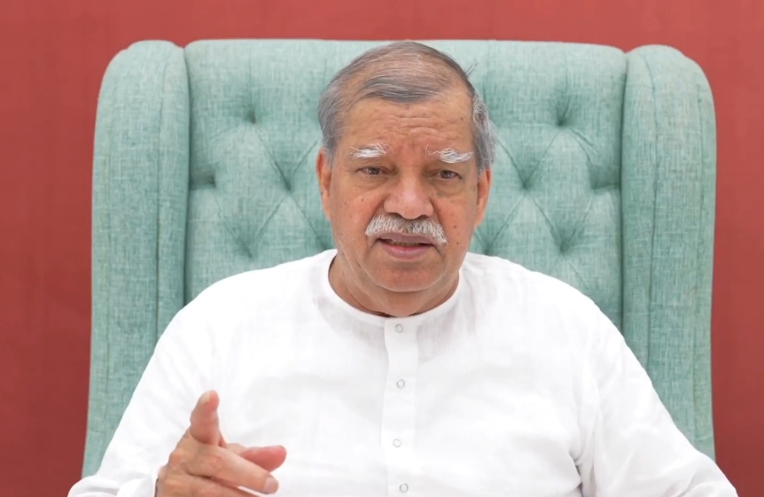 आत्मा अमर है, पर माया में बंधी हुई है: सद्गुरु मधुपरमहंस जी आत्मा अमर है, पर माया में बंधी हुई है: सद्गुरु मधुपरमहंस जी