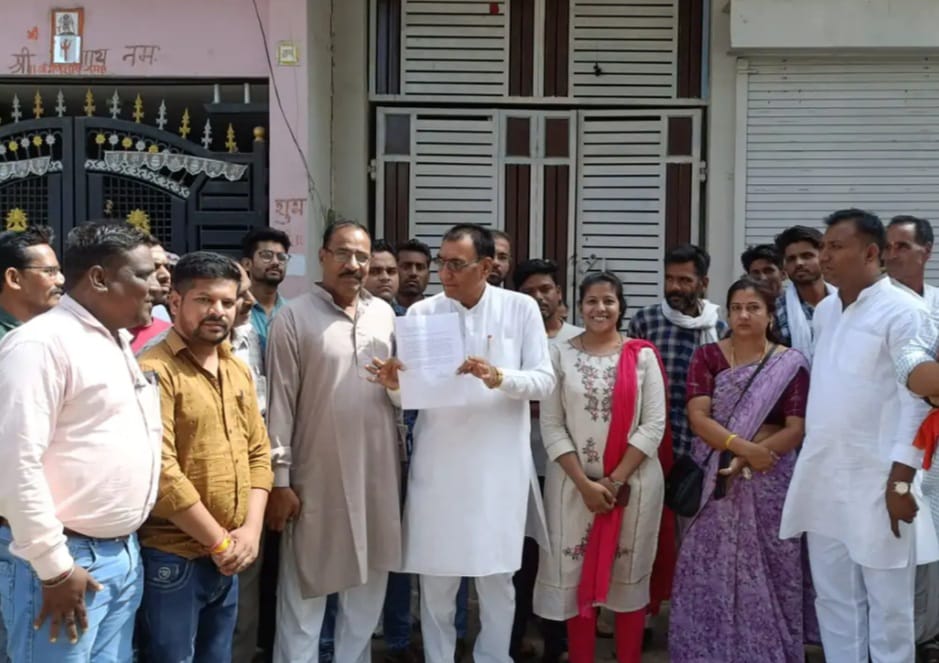 आउटसोर्स कर्मचारियों ने राज्यमंत्री से की मुलाकात आउटसोर्स कर्मचारियों ने राज्यमंत्री से की मुलाकात