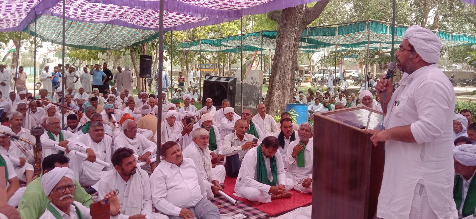कार्यक्रम को संबोधित करते हुए किसान नेता। कार्यक्रम को संबोधित करते हुए किसान नेता।