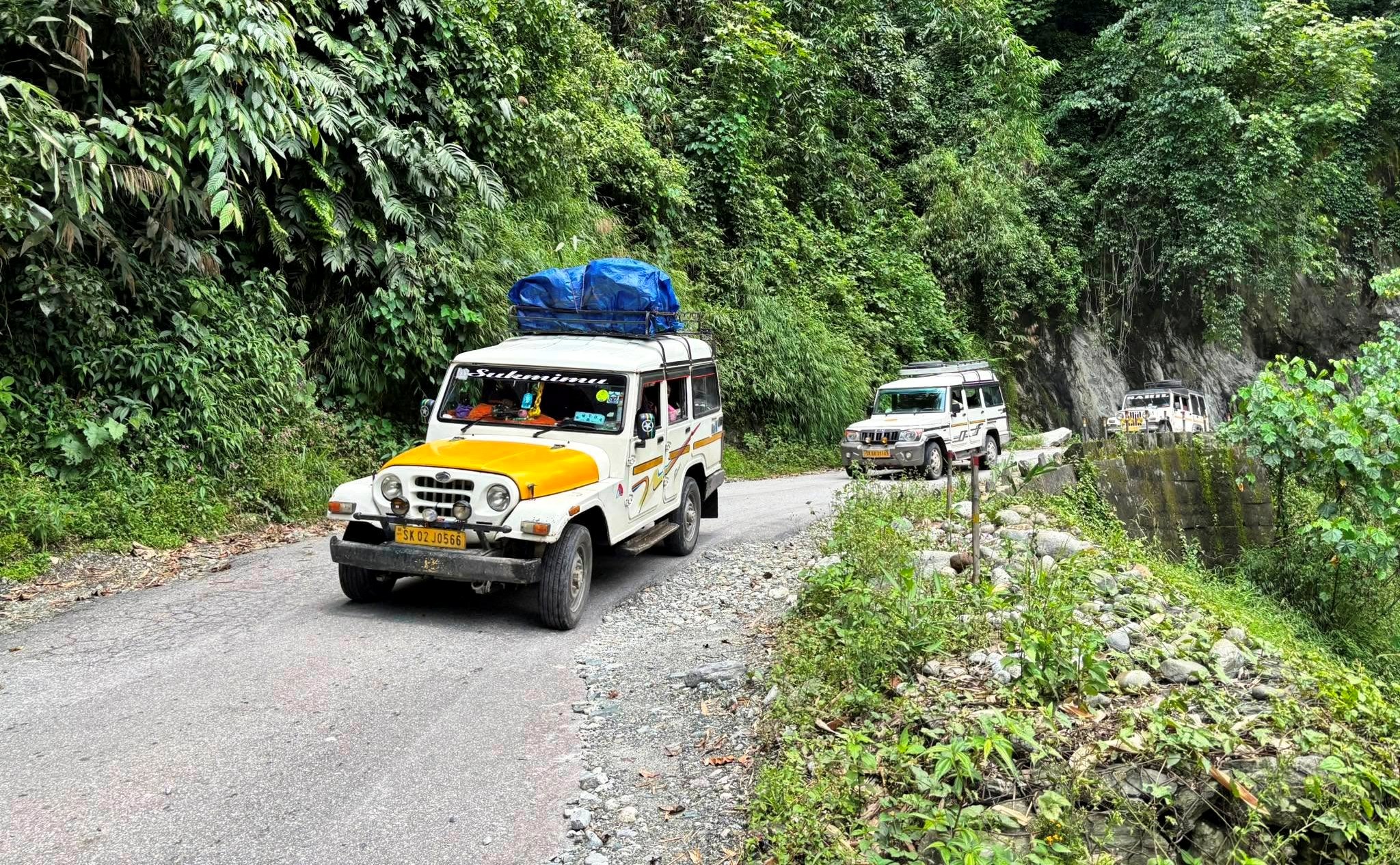 उत्तर सिक्किममा फसेका पर्यटकहरूलाई निकाल्ने कार्य शुरू