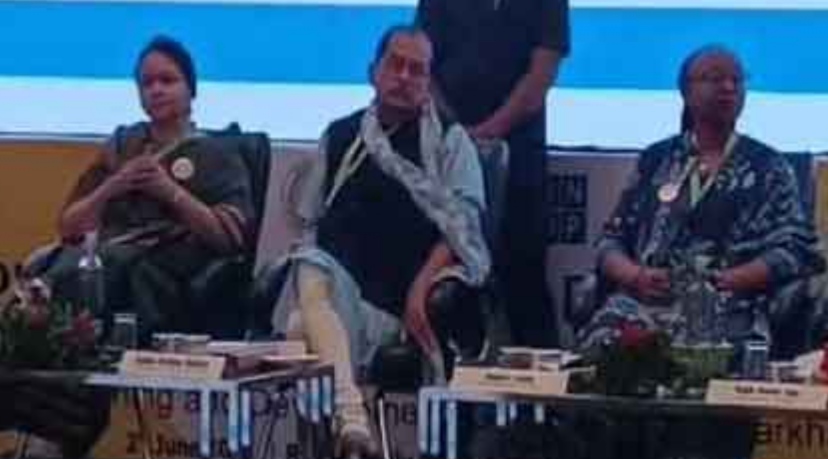 कार्यक्रम की तस्वीर कार्यक्रम की तस्वीर