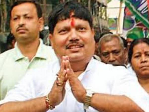 अर्जुन सिंह ने अनुव्रत मंडल का लिया पक्ष अर्जुन सिंह ने अनुव्रत मंडल का लिया पक्ष