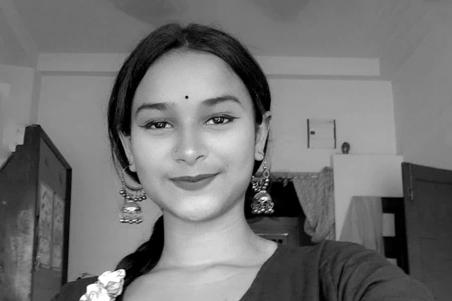 राजारहाट में युवती की मौत राजारहाट में युवती की मौत