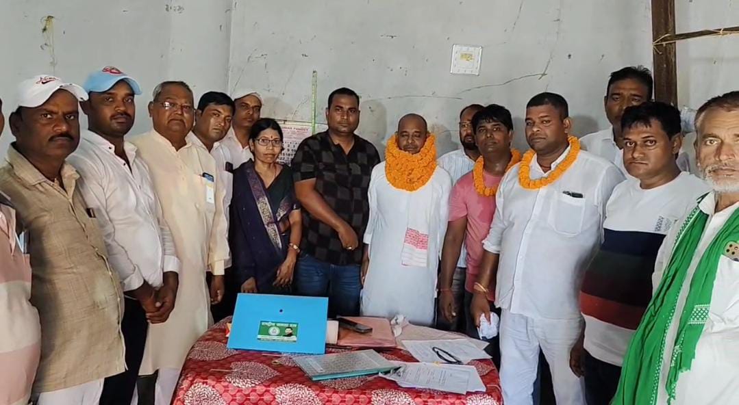 निर्वाचित प्रखंड अध्यक्ष और राजद कार्यकर्ता निर्वाचित प्रखंड अध्यक्ष और राजद कार्यकर्ता