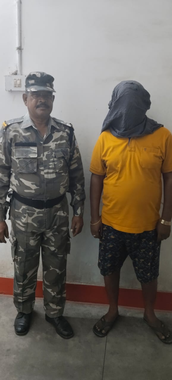 आरोपित की तस्वीर आरोपित की तस्वीर