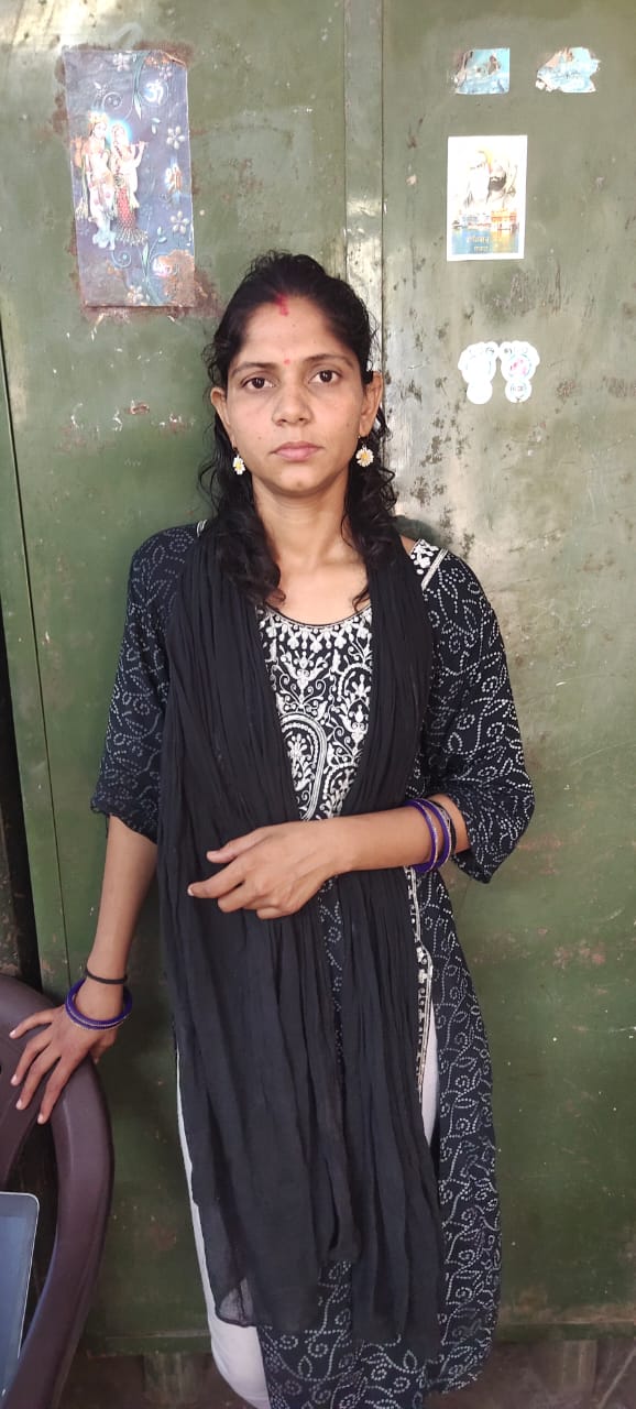 चित्तौड़गढ़ एसीबी की टीम ने रिश्वत लेते महिला संविदा कर्मचारी को गिरफ्तार किया। चित्तौड़गढ़ एसीबी की टीम ने रिश्वत लेते महिला संविदा कर्मचारी को गिरफ्तार किया।