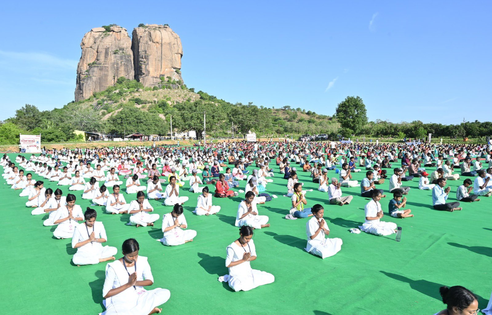 आंध्र प्रदेश के चित्तूर के निकट आयोजित योग आंध्र 2025 कार्यक्रम आंध्र प्रदेश के चित्तूर के निकट आयोजित योग आंध्र 2025 कार्यक्रम