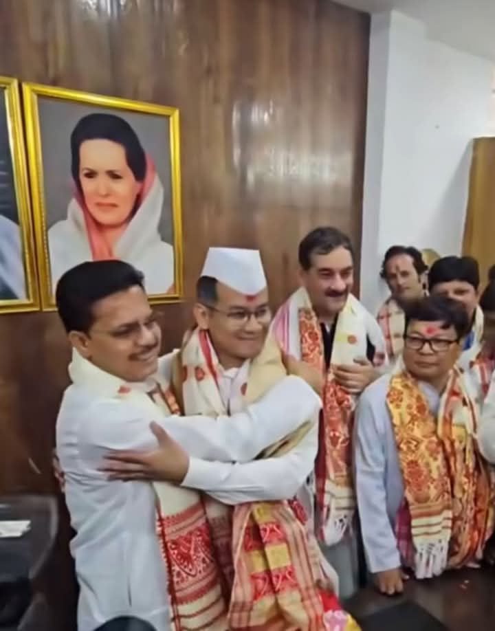 गौरव गोगोई असम प्रदेश कांग्रेस की कमान संभालने के बाद।