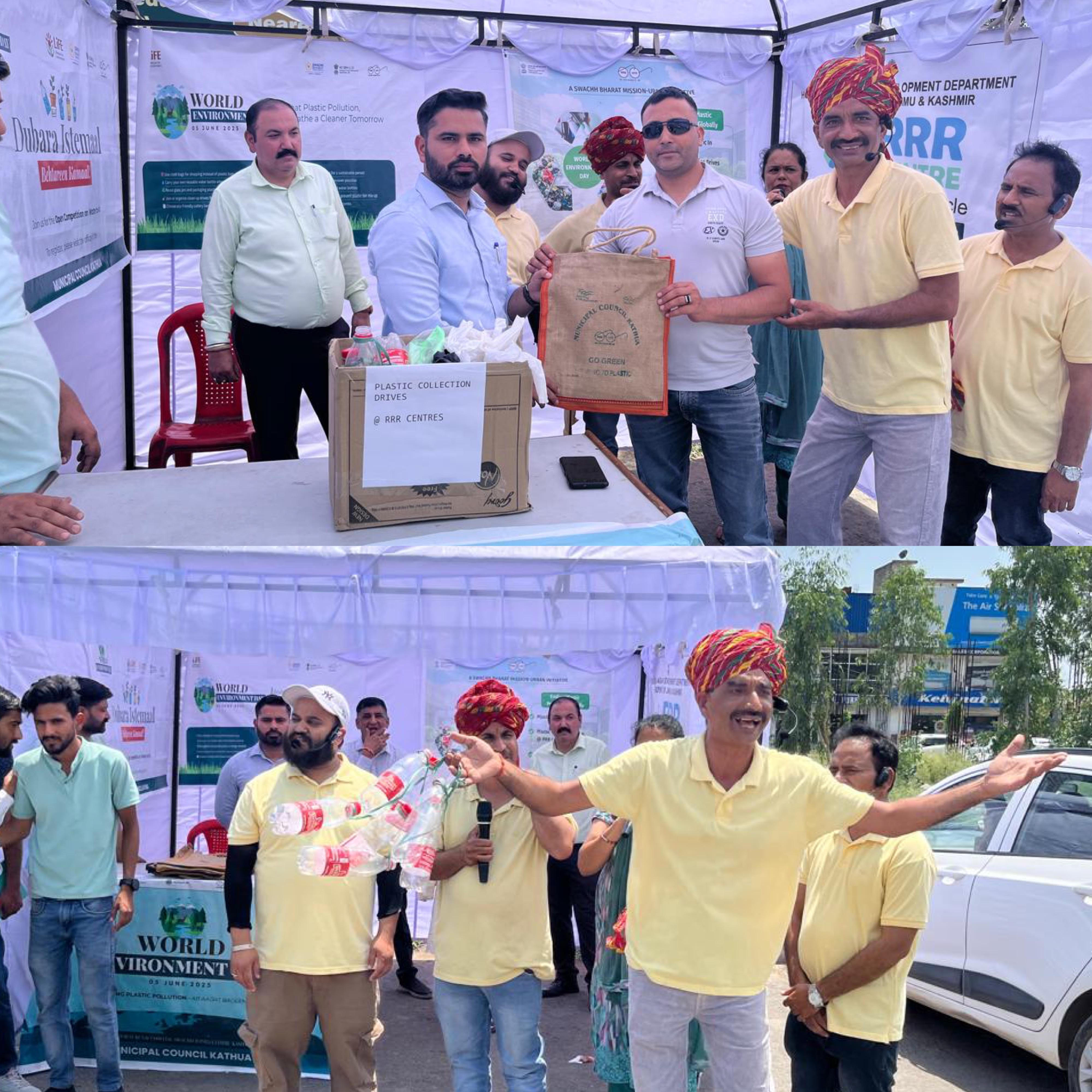 Street play gives the message of collective responsibility in protecting the environment Street play gives the message of collective responsibility in protecting the environment