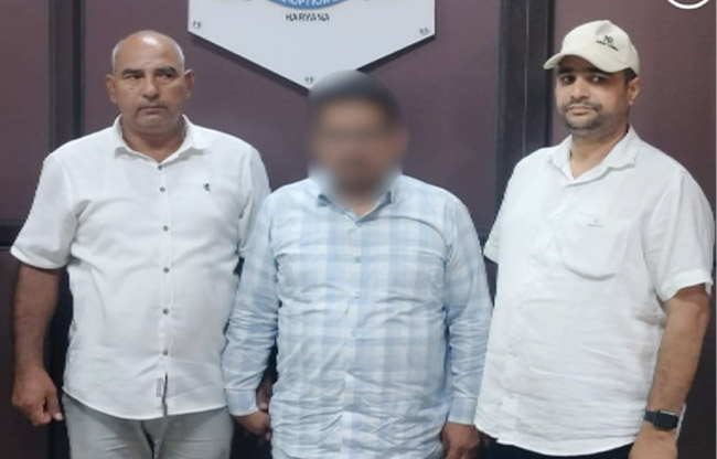 सोनीपत: एंटी   करप्शन ब्यूरो टीम की गिरफ्त में रिश्वत का आरोपी जेई