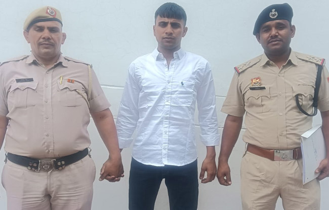 सोनीपत: अवैध हथियार के साथ गिरफ्तार आरोपी सोनीपत: अवैध हथियार के साथ गिरफ्तार आरोपी